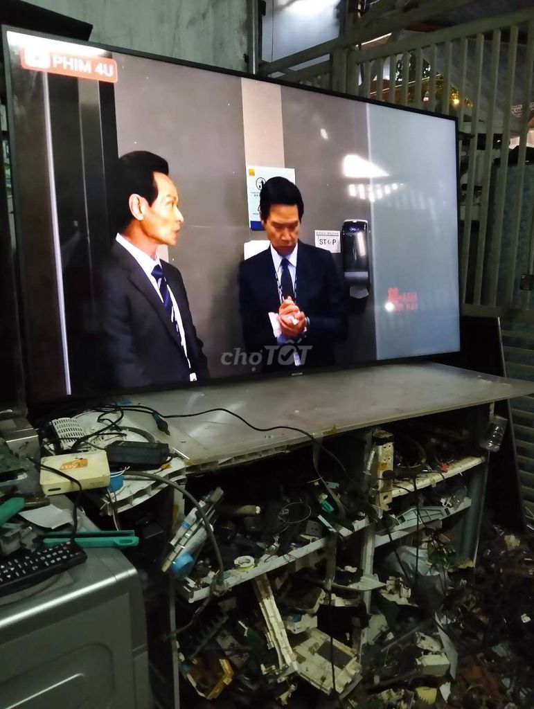 Tivi Samsung 75 inch kết nối Wi-Fi. Mua bán Tivi, Âm thanh tại Thành phố Vũng Tàu Bà Rịa - Vũng Tàu được đăng bởi aMinh hình 1