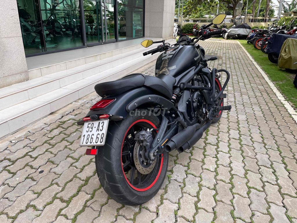 Кавасаки Вулкан 650S 2018, черный, 52 000 км