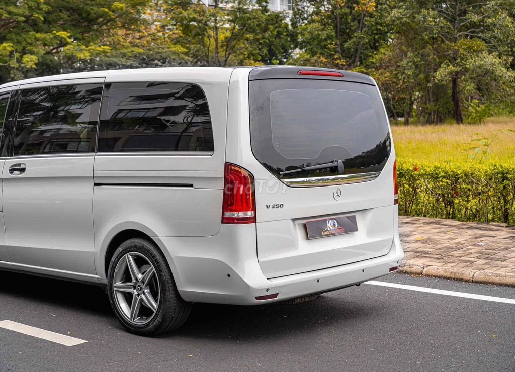 Mercedes V250 Luxury 2021 xe 7 chỗ màu trắng. Mua bán Ô tô tại Quận 7 Tp Hồ Chí Minh được đăng bởi Dương Phương hình 1