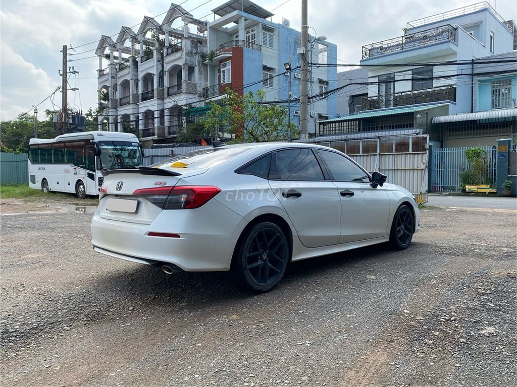 Honda Civic 2023 RS 30.000km Trắng. Mua bán null tại Thành phố Thủ Đức Tp Hồ Chí Minh được đăng bởi Thành Thuỷ hình 4