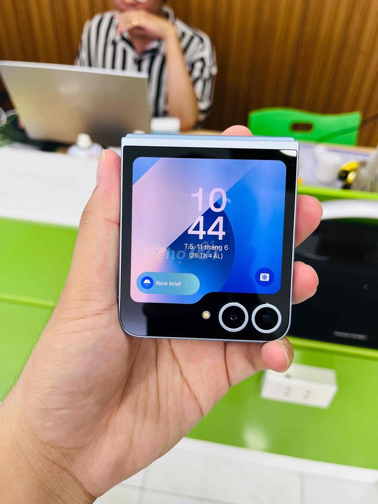 Samsung Galaxy Z Flip 6 256GB Xanh dương. Mua bán Điện thoại tại Quận Ngô Quyền Hải Phòng được đăng bởi TRAN SONG HA hình 1