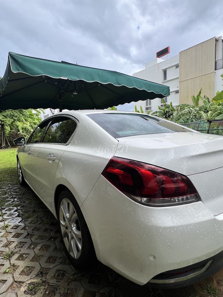 Peugeot 508 2015 белый 82 000 км