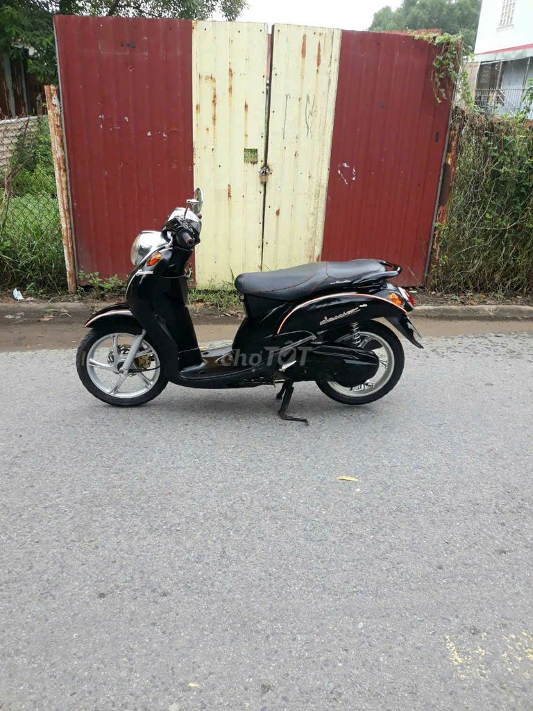 Classico xe rất đẹp máy móc zin bốc bs thành phố. Mua bán Xe máy tại Thành phố Dĩ An Bình Dương được đăng bởi Xe Máy Thanh Bình hình 4