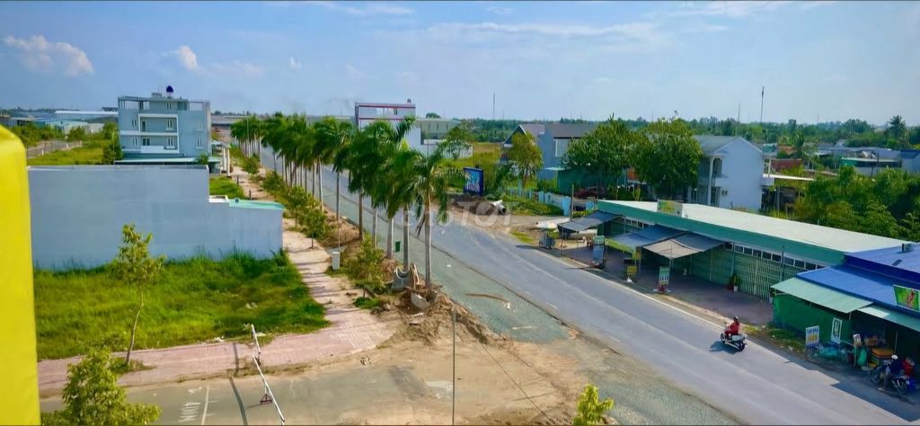 ĐẤT MẶT TIỀN 100M2 NGAY TRUNG TÂM T.T THỦ THỪA LONG AN