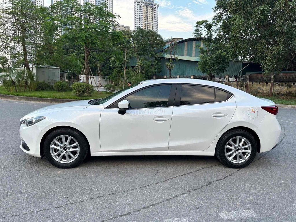 Mazda 3 2015 1.5 AT Sedan - 120000 km