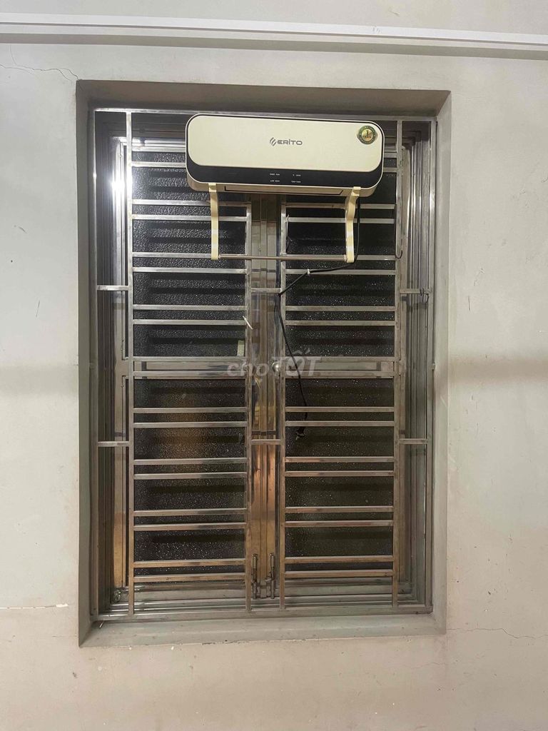 Cửa sổ Inox màu Bạc. Mua bán Nội thất, đồ gia dụng khác tại Huyện Thuỷ Nguyên Hải Phòng được đăng bởi Đồng Trường An hình 1