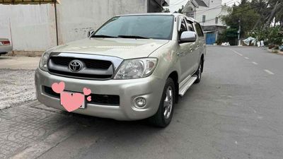 Toyota Hilux 2011 số sàn 1 cầu máy dầu nhập Thái L