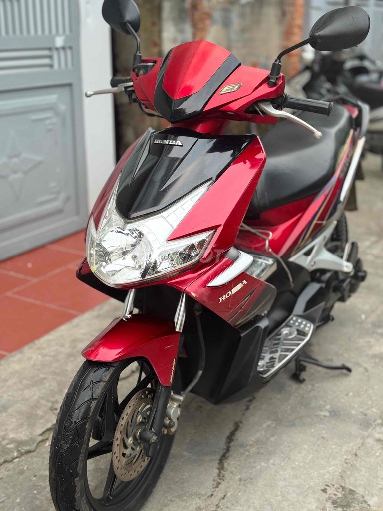 Honda Air Blade 2012 красный родной мотор