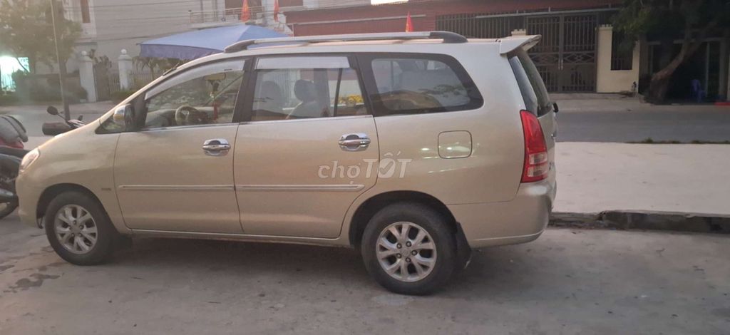 Toyota Innova 2006 G - 19000 km