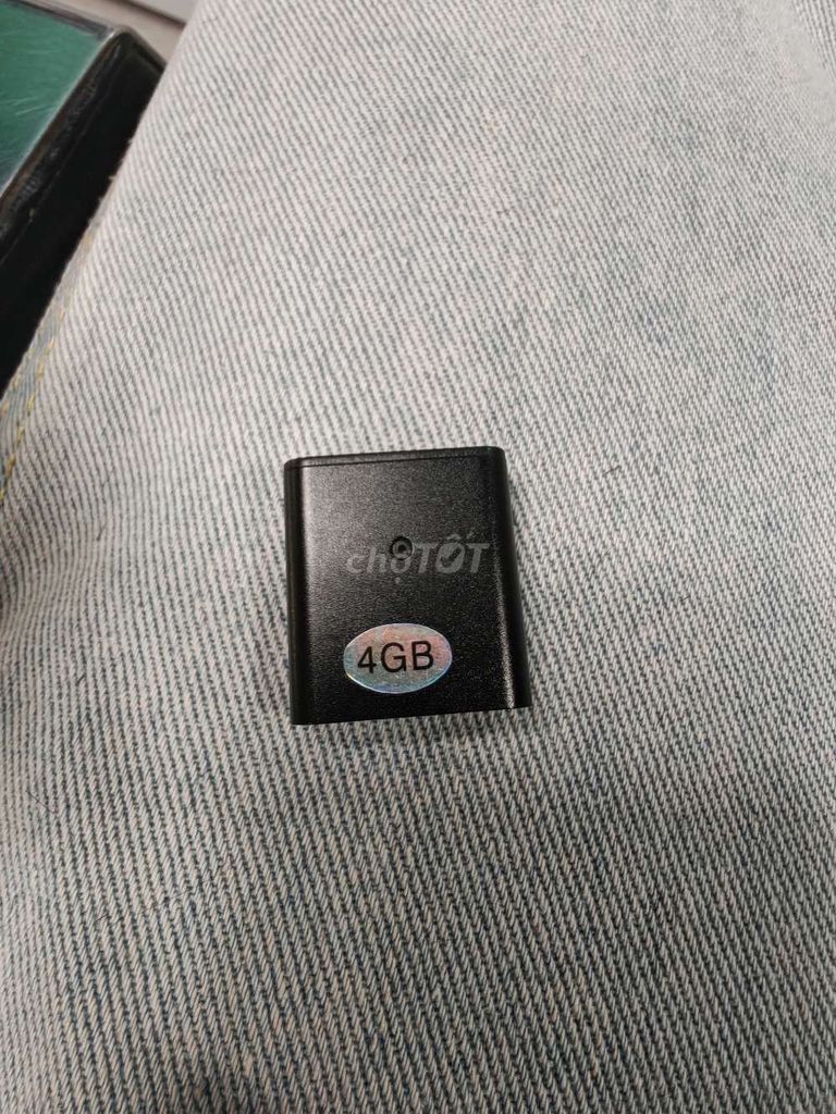 Máy ghi âm E2 4GB Đen. Mua bán Thiết bị chơi game tại Thành phố Huế Thừa Thiên Huế được đăng bởi Ho Khoa hình 1