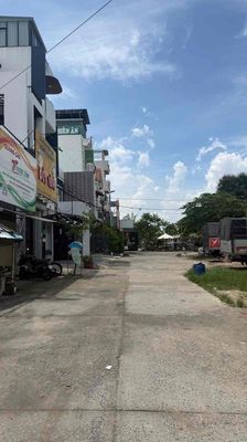 BÁN NHÀ HIỆP THÀNH 11 NHÀ CHỦ Ở XÂY DỰNG CHẮC CHẮN CỬA TOÀN GỖ ĐỎ - NH