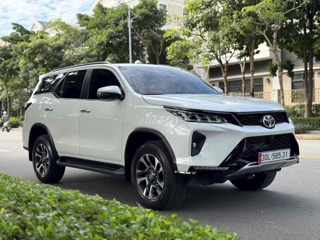 Toyota Fortuner 2024 (full dầu) lăn bánh 1vạn km. Mua bán Ô tô tại Quận Cầu Giấy Hà Nội được đăng bởi TRUNG HIẾU AUTO hình 5