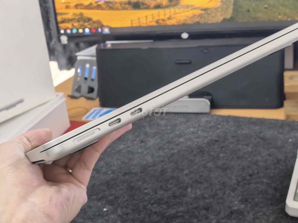 Apple Macbook Air M4 16GB/256GB Bạc Như mới. Mua bán Laptop tại Quận Hai Bà Trưng Hà Nội được đăng bởi Ngô Dũng hình 1
