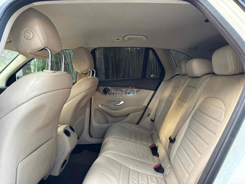 Mercedes-Benz GLC 250 2016 Trắng kem 90000 km. Mua bán Ô tô tại Quận Hoàng Mai Hà Nội được đăng bởi Mr Tài hình 10