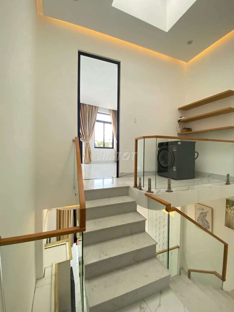 Modern 2-bedroom house off Phạm Văn Nghị — photo 6