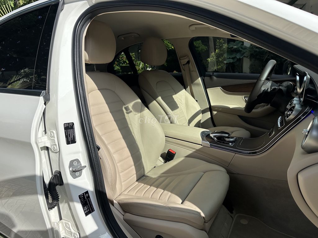 Mercedes Benz C200 Exclusive - 34000 km