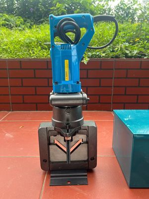 Máy cắt V thủy lực dùng điện 220v, BH 6 tháng. Mua bán Đồ chuyên dụng, Giống nuôi trồng tại Quận Hoàng Mai Hà Nội được đăng bởi Quang Minh thiết bị máy móc