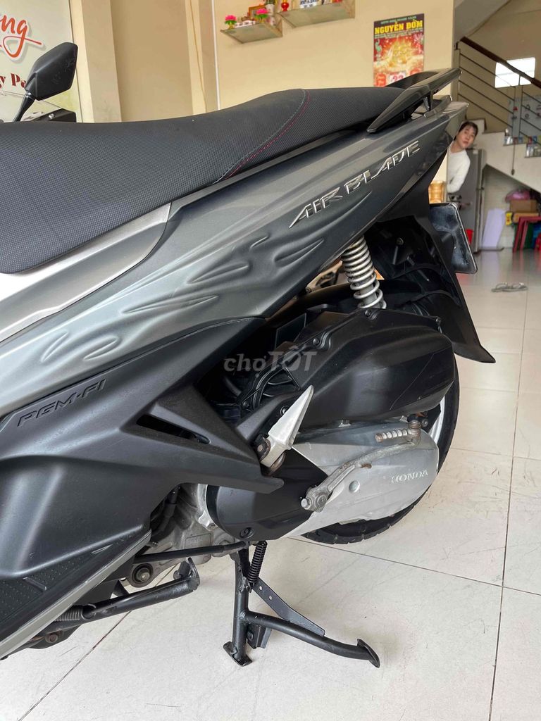 air blade 125cc . máy zin im . ko hú . áo đẹp. Mua bán Xe máy tại Thành phố Rạch Giá Kiên Giang được đăng bởi XE MÁY ÚT BÉ  hình 4