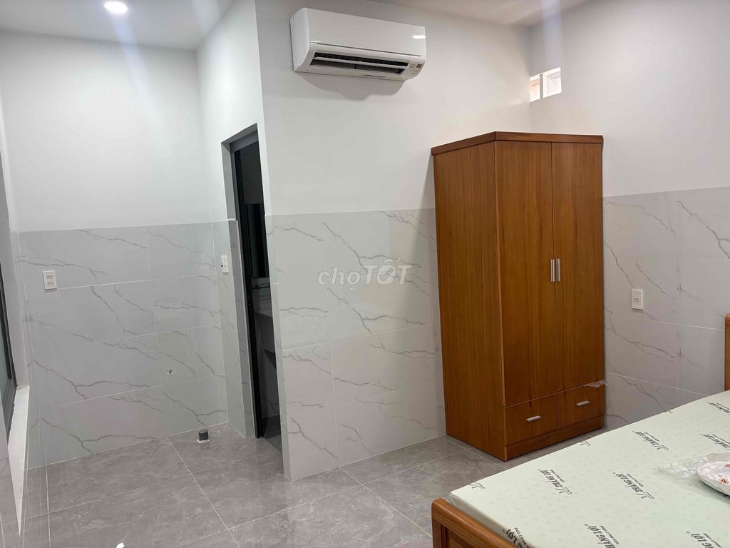 Сдается новая комната с лифтом на 252A Nguyen Thi Bup, 3 млн