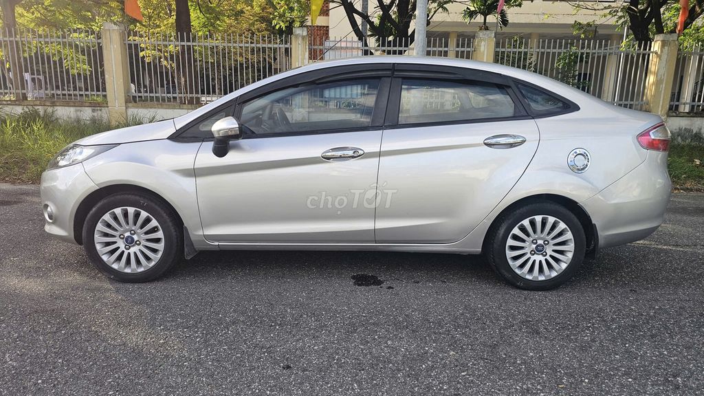 Ford Fiesta 2013 S 1.6 AT - 80000 km. Mua bán Ô tô tại Quận Cẩm Lệ Đà Nẵng được đăng bởi Nguyễn Đức Trưởng hình 3