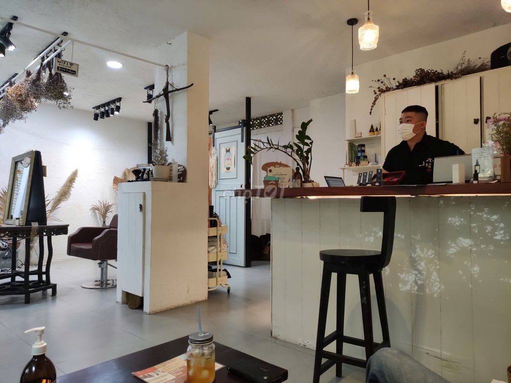 🥬CHILL giữa lòng SÀI GÒN🥬10x10m - 2 Tầng. Cho thuê văn phòng, mặt bằng kinh doanh tại Quận 1 Tp Hồ Chí Minh được đăng bởi Hoàng Minh hình 2