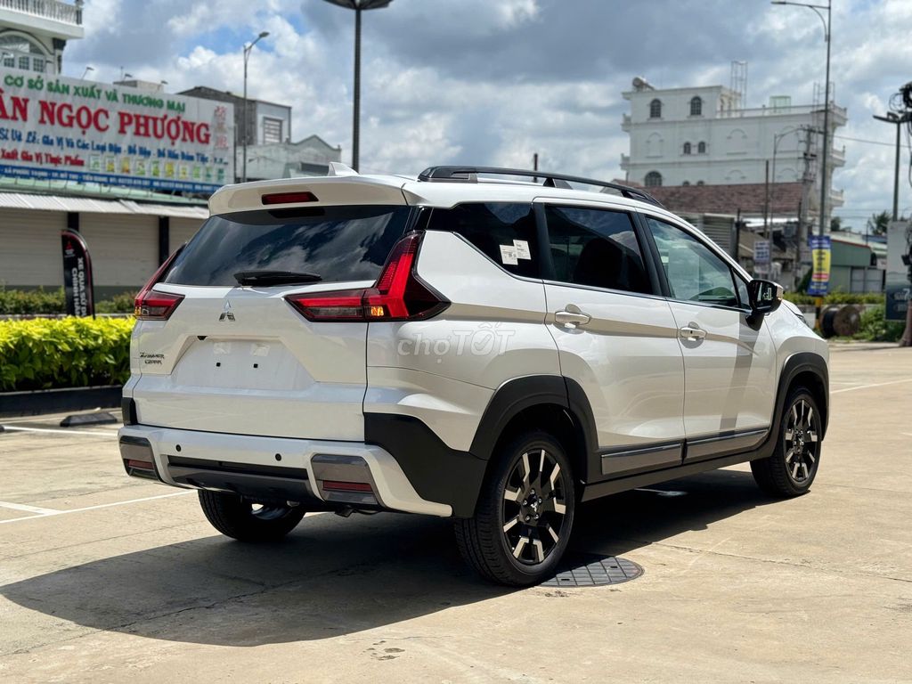 Xpander Cross NEW / Giảm 100% TB /Xe sẵn giao ngay. Mua bán Ô tô tại Quận 1 Tp Hồ Chí Minh được đăng bởi Nam Mitsubishi Quận 1 hình 5