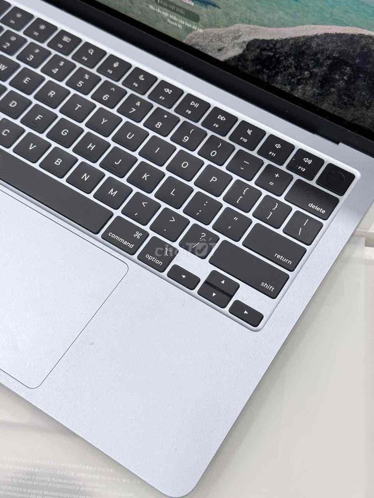 MacBook Air M4 13 inch 16GB/256gb Bh 9/2026 full. Mua bán Laptop tại Quận 5 Tp Hồ Chí Minh được đăng bởi Phan Thế Phong  hình 1
