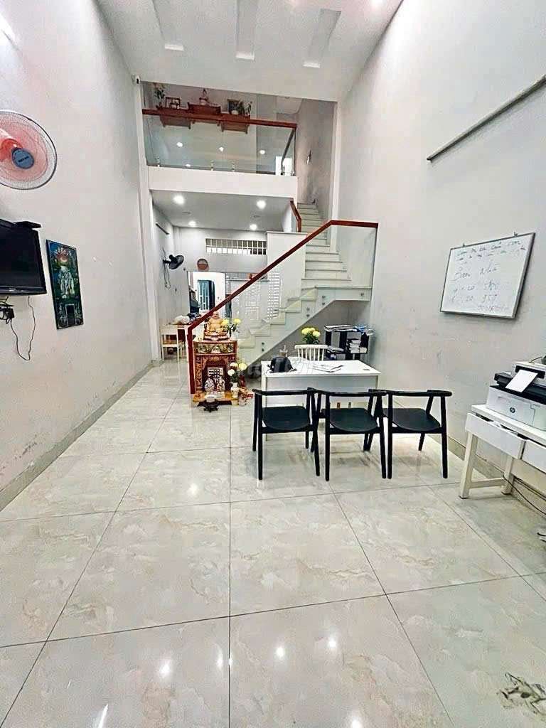 Cần bán gầp nhà cầp 4 P TTN .1 xẹt trường trinh DT 4 x21 1 trệt 1 lửng