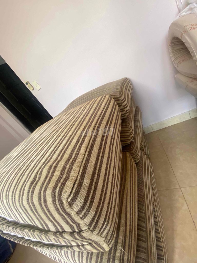 Tặng Đệm sofa vải sọc nâu kem. Mua bán Giường, chăn ga gối nệm tại Thành phố Huế Thừa Thiên Huế được đăng bởi Quang hình 1