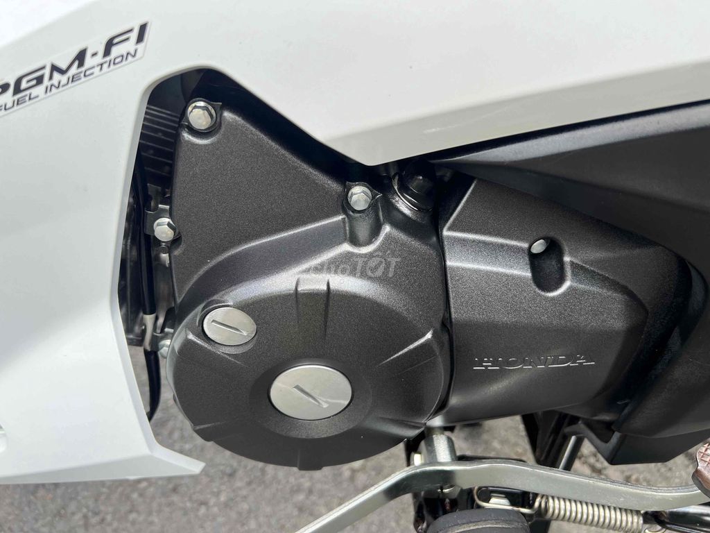 Honda Future FI 2024 Trắng Đỏ. Mua bán Xe máy tại Quận Ô Môn Cần Thơ được đăng bởi Huỳnh Thắng hình 15