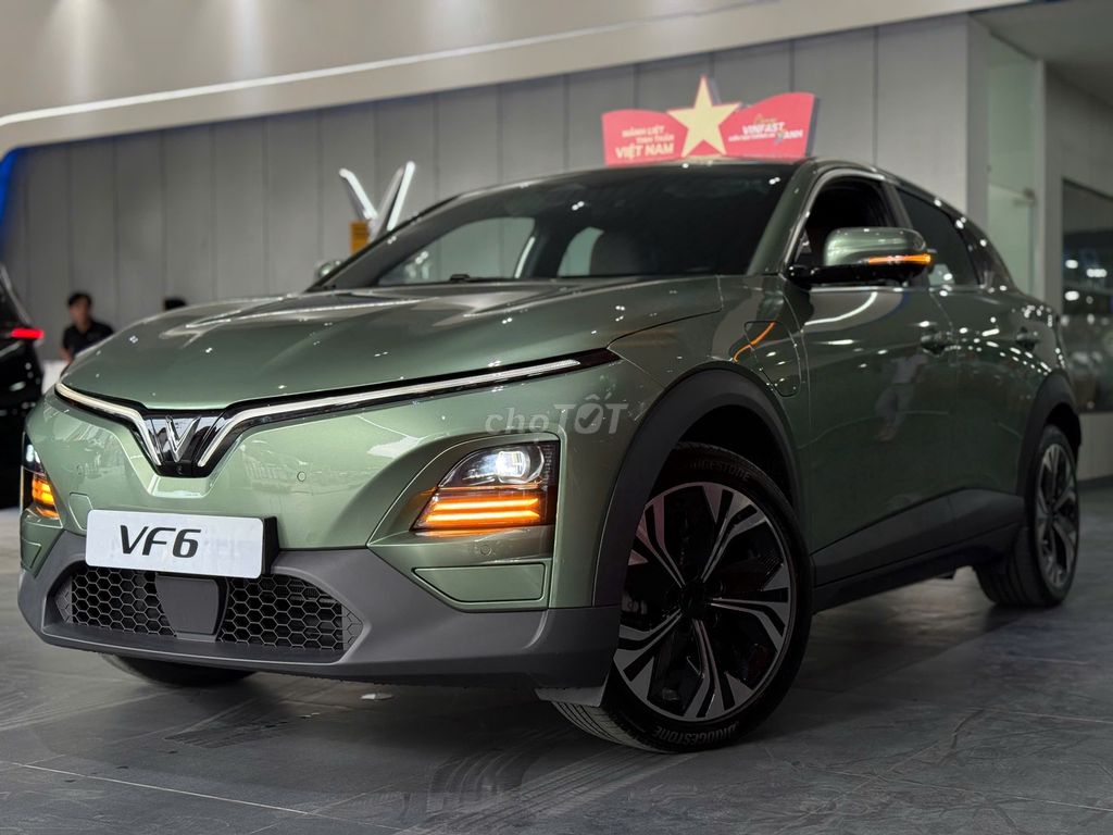 VINFAST VF6 VAY 90% TRẢ TRƯỚC CHỈ TỪ 73 TRIỆU. Mua bán Ô tô tại Quận Tân Bình Tp Hồ Chí Minh được đăng bởi Chí Nhân VinFast hình 1