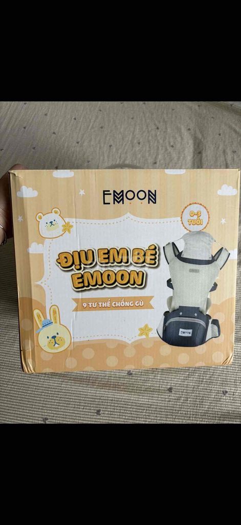Cần pass lại Địu em bé EMOON Xanh ngọc chưa xài. Mua bán Mẹ và bé tại Thị xã Tân Châu An Giang được đăng bởi Thachlee hình 1