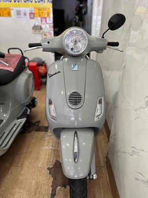 Piaggio Vespa LX125ie 2012 Phun Xă Điện Tử . BSTP. Mua bán Xe máy tại Quận Phú Nhuận Tp Hồ Chí Minh được đăng bởi Ngọc Huy