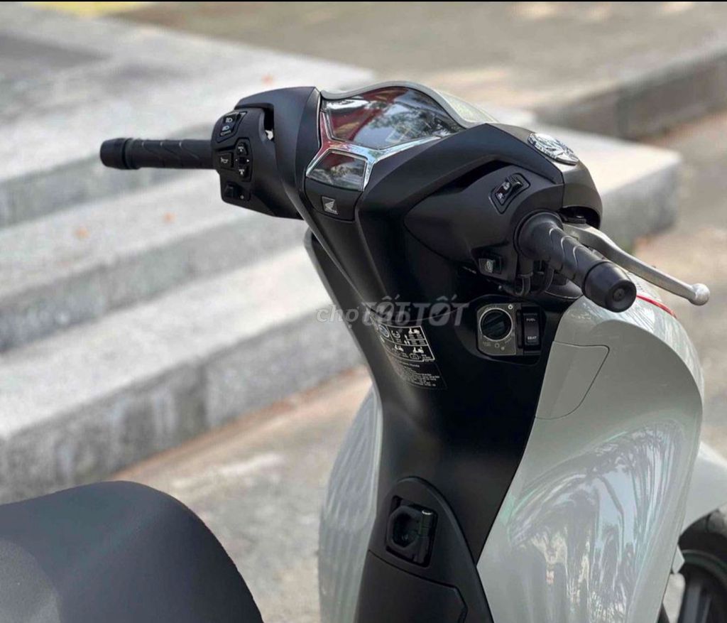 Bán SH160i ABS 2024  Đi 1900km ĐẸP KENG Như xe mới. Mua bán Xe máy tại Thành phố Thủ Dầu Một Bình Dương được đăng bởi HOA THẦN LONG hình 4