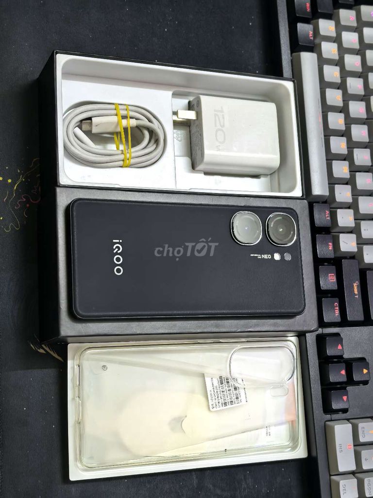 Vivo IQOO Neo 9S Pro 12/256 fullbox đẹp có giaolưu