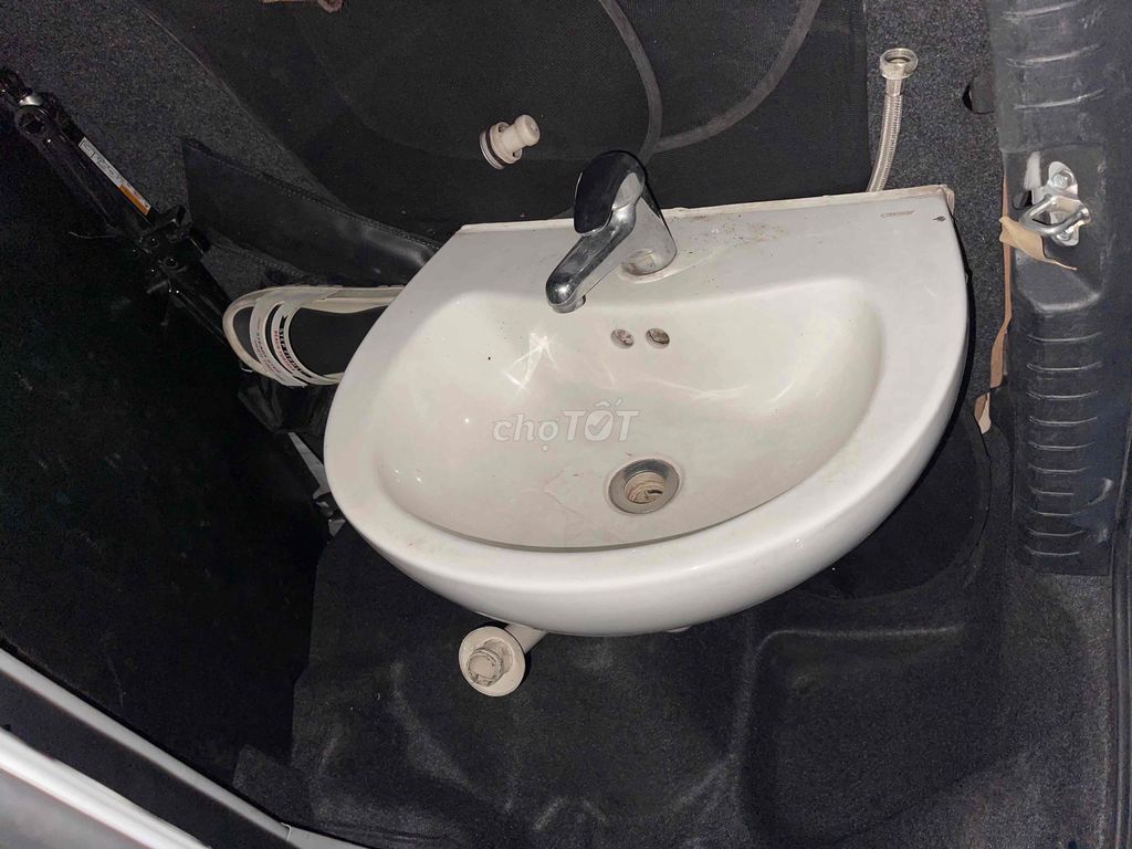 Chậu rửa mặt Caesar Sứ Trắng kèm vòi. Mua bán Thiết bị vệ sinh, nhà tắm tại Thành phố Dĩ An Bình Dương được đăng bởi Tuấn Trịnh hình 1