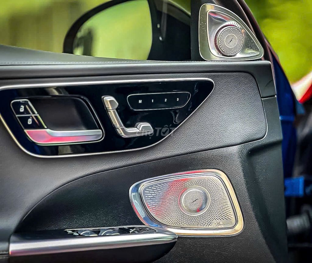 Mercedes-Benz C300 Allnew 2022 Đỏ - Bản Nhập Đức. Mua bán Ô tô tại Quận 7 Tp Hồ Chí Minh được đăng bởi Cherry hình 5