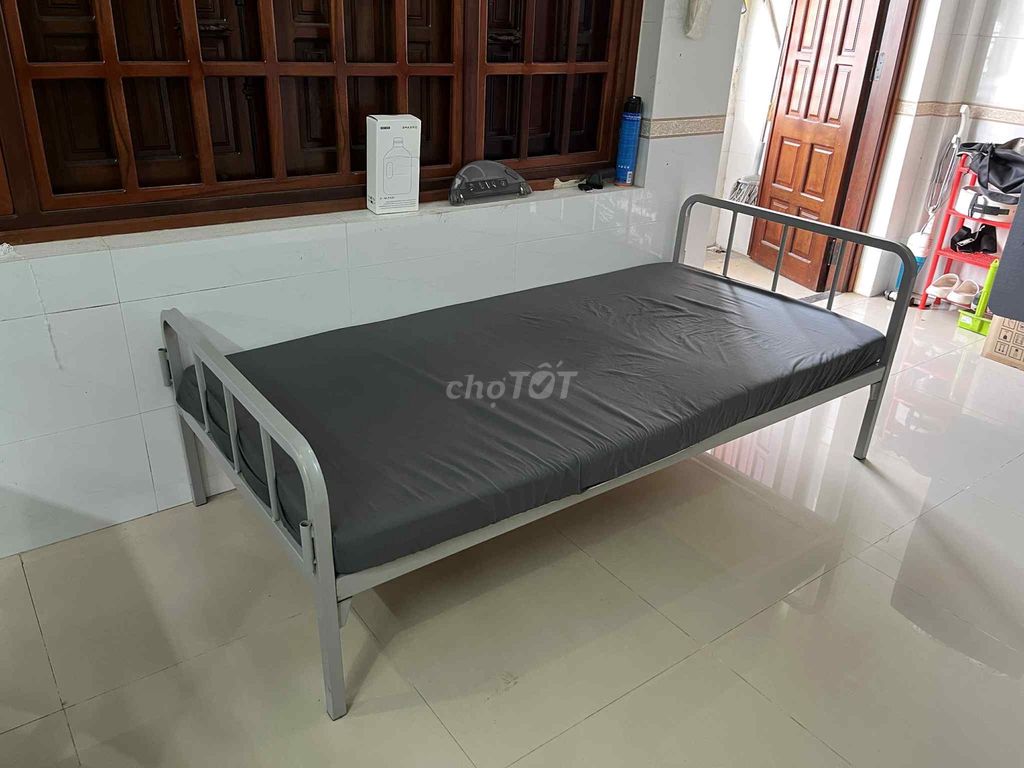 Giường đơn Sắt Kèm nệm 190x90x30cm Cũ. Mua bán Giường, chăn ga gối nệm tại Quận Bình Thạnh Tp Hồ Chí Minh được đăng bởi Khánh Huy hình 1