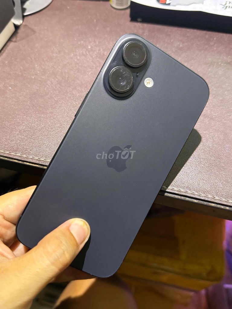 Apple iPhone 16 256GB Đen Quốc tế zin all. Mua bán Điện thoại tại Thành phố Thủ Đức Tp Hồ Chí Minh được đăng bởi Minh Sang Store Góp Bao Nợ Xấu hình 1