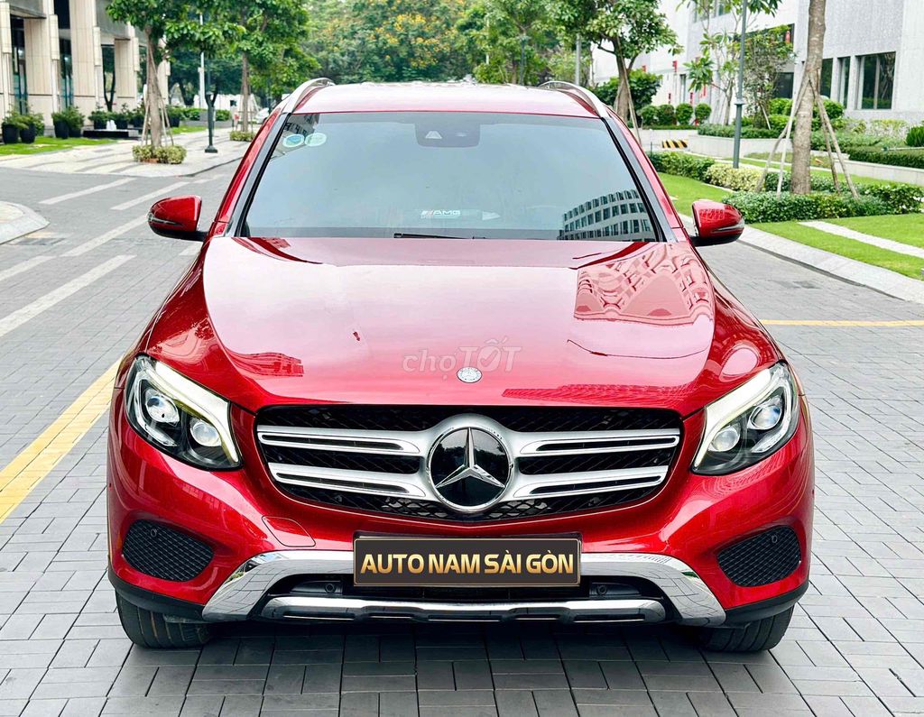 Mercedes Benz GLC250 Đỏ Nâu