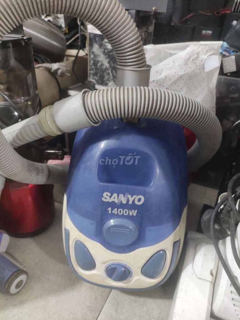 Máy hút bụi mini sanyo khá đẹp thanh lý thợ