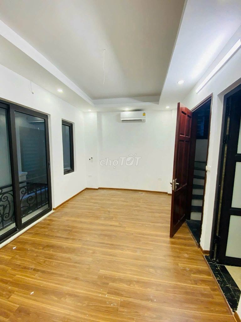 Cho thuê nhà riêng 38m x 6 tầng ngõ 21 Lê Văn Lương, Thanh Xuân