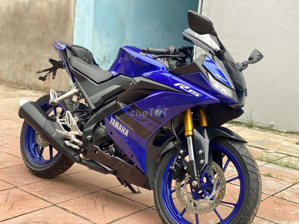 Yamaha R15V3 Xanh GP Chạy 12.000Km hồ sơ cầm tay