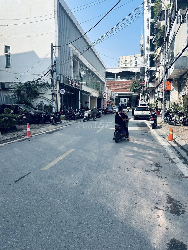 Giảm 10 Tỉ Bán Nhà KBT 7,5 Tầng Mặt Phố Thuỵ Khuê - Sau Hồ Tây Xây Mới