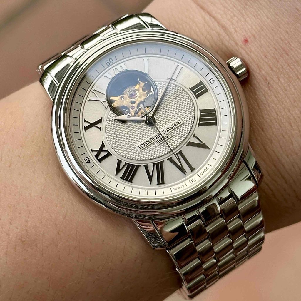 Khám Phá Đồng Hồ Lướt Chính Hãng Tại TP.HCM & Hà Nội