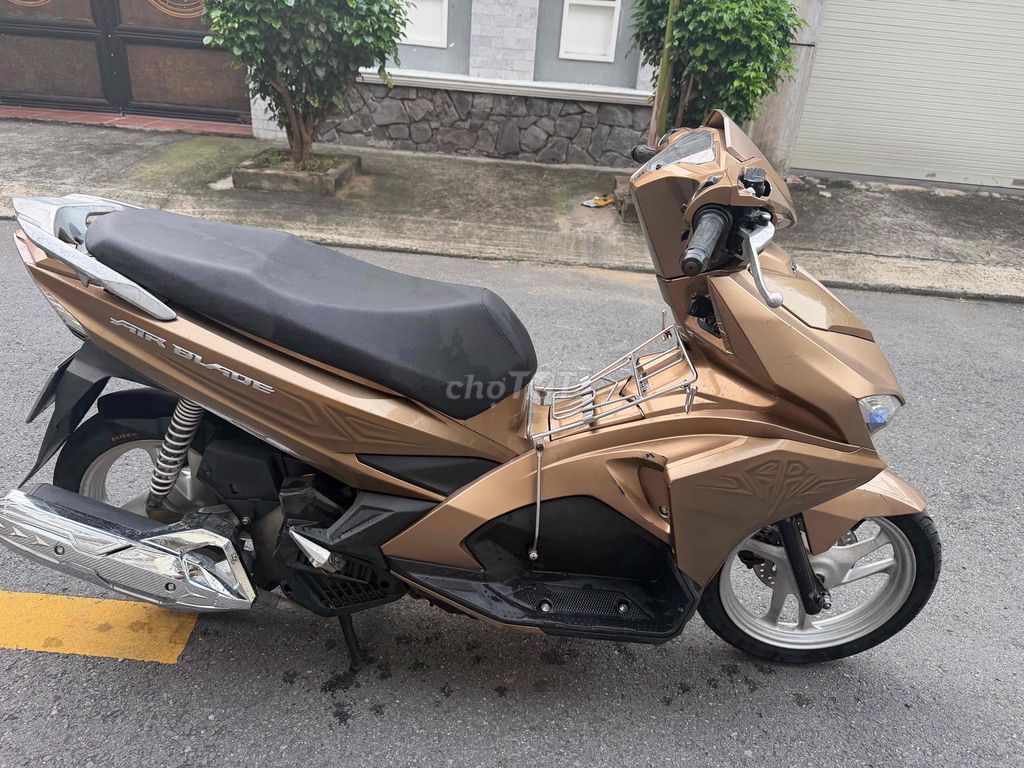 Honda Air Blade 125 2016 Золотая бронза Bs City