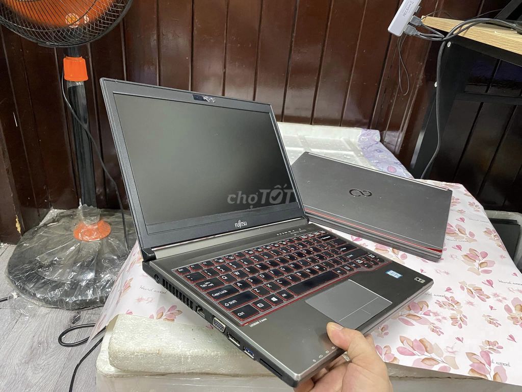 >>Bán nhanh vào em Fujitsu e736..i5..i7..8g..128g