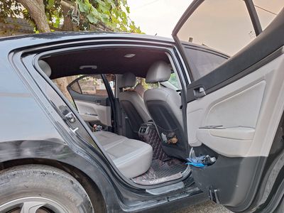 Hyundai Elantra 2016 Gia đình 86000 km. Mua bán Ô tô tại Quận Long Biên Hà Nội được đăng bởi privacy longnd