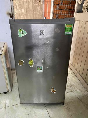 tủ lạnh Electrolux 90L còn mới bao ship có bh. Mua bán Tủ lạnh tại Quận 4 Tp Hồ Chí Minh được đăng bởi Thanh Xuân