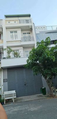 Nhà Phố - KDC Hồng Long - cần bán gấp